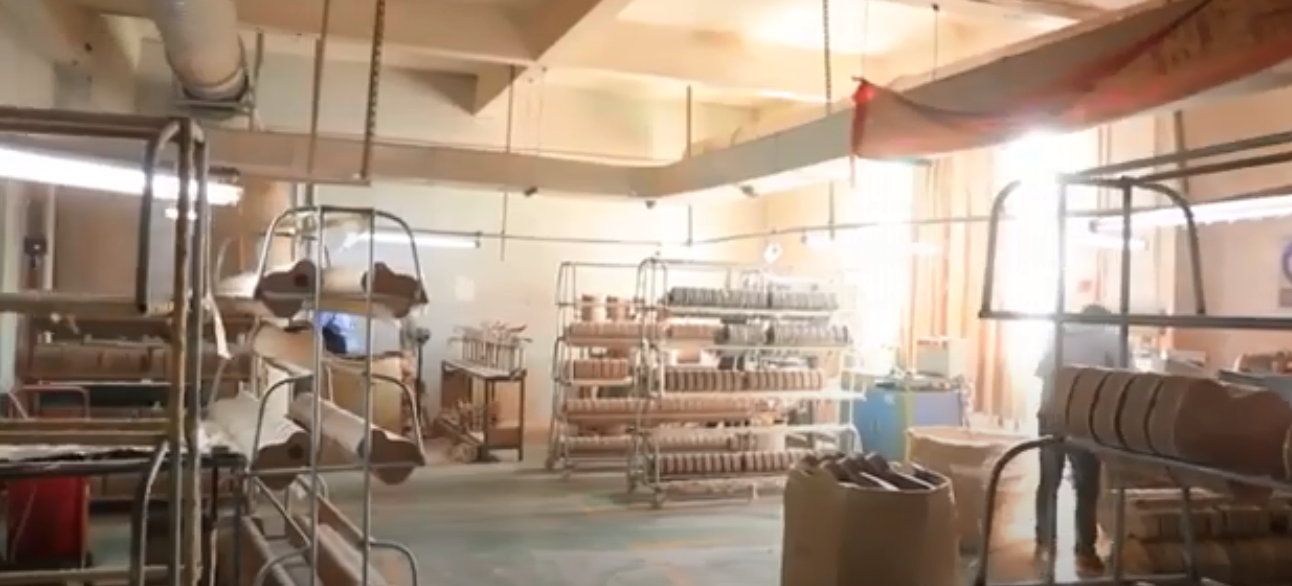 guitar customization, B2B guitar supplier, guitar manufacturer, acoustic guitar OEM, electric guitar factory, China guitar wholesale, HUAYI Guitar, custom guitar supplier